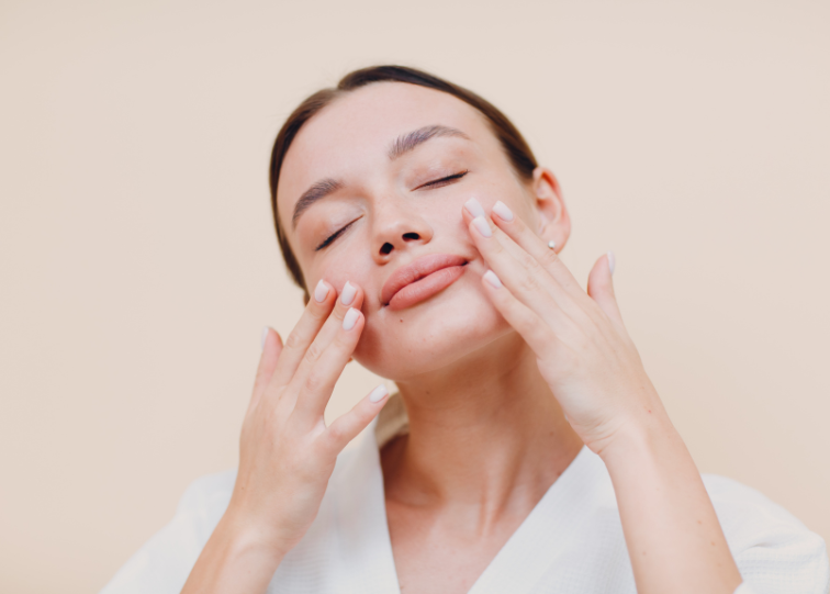 Using Liposomal Retinol Moisturizer in Your Daily Skincare Routine